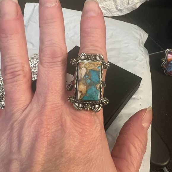 Oyster Turquoise Sterling Silver Ring - Picture 6 of 6